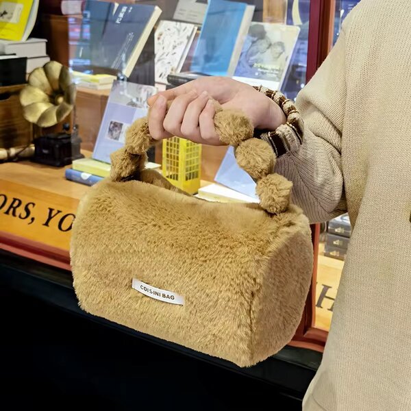 Sac à main peluche tendance