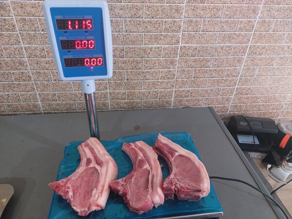 Entrecôte / côte de porc frais