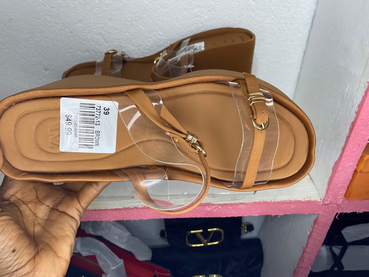 Sandales compensées transparentes