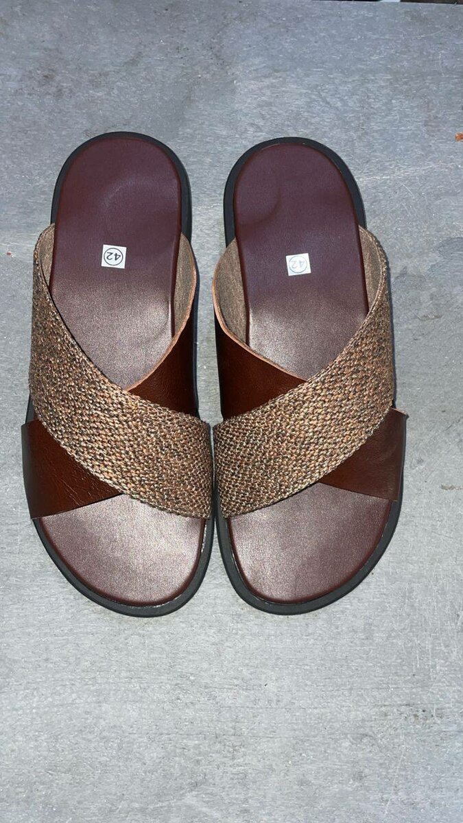 Sandales à enfiler en cuir