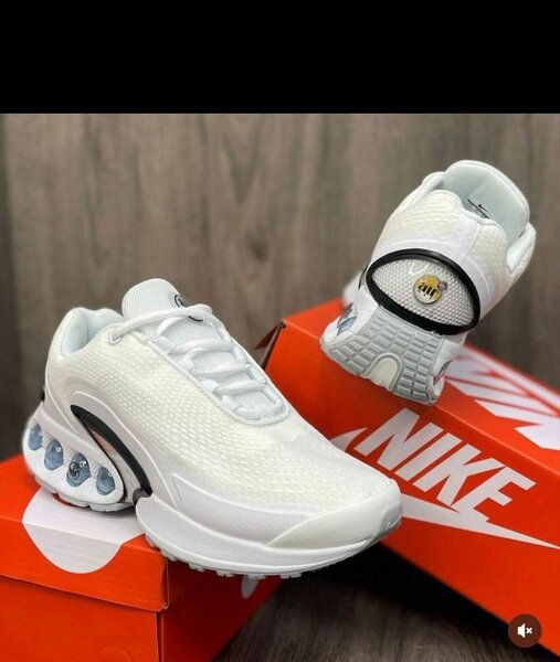 Chaussures Nike Air Max blanches