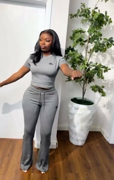 Tenue de sport élégante femme