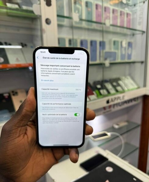 iPhone 12 bleu