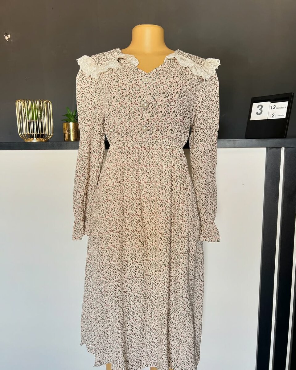  women's beautiful dress Medium-Size 8-10