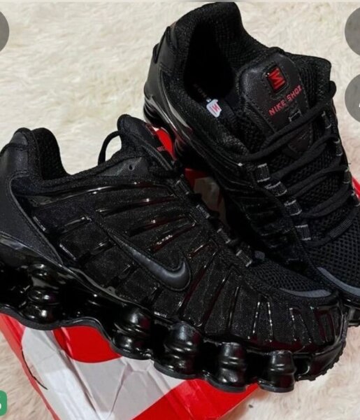 Chaussures de sport noires Nike