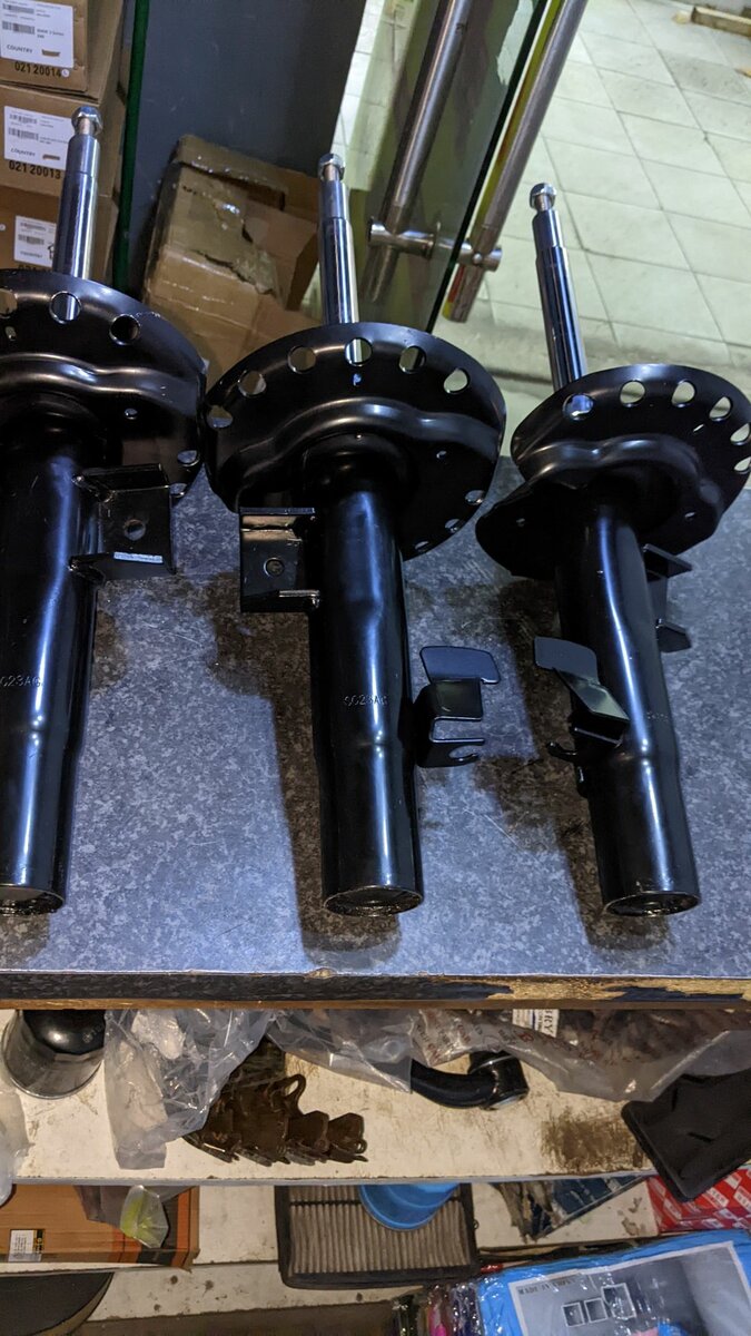 Front Shocks Absobers For Volvo XC60 2015