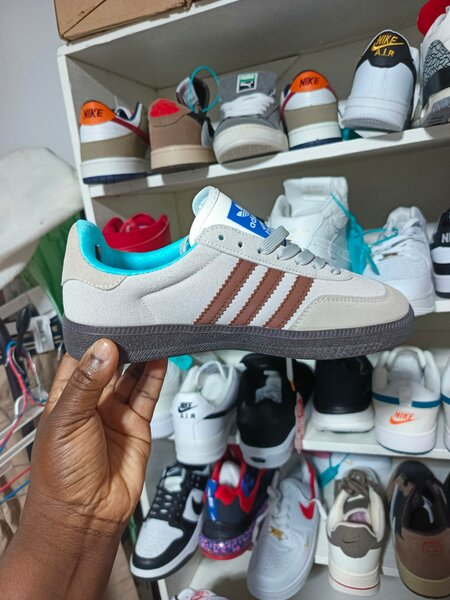 Chaussures Adidas