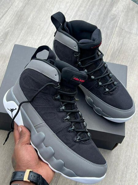 Air Jordan 9