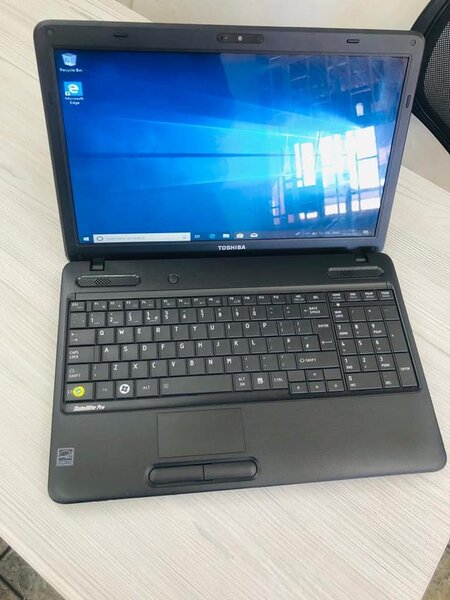 TOSHIBA SATELLITE LAPTOP