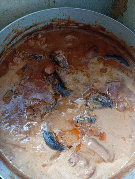 Sauce d'arachide au poisson