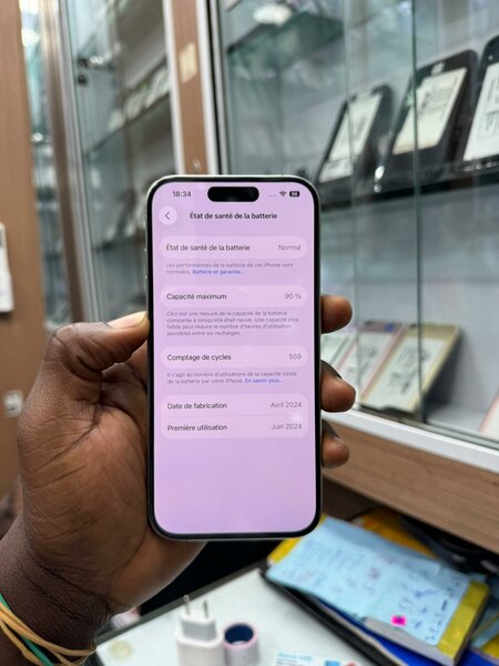 iPhone 15 pro 128Go Casi neuf