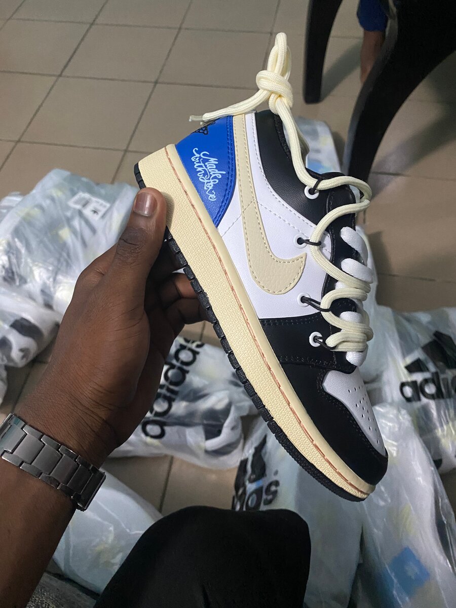 Sneakers basse en cuir