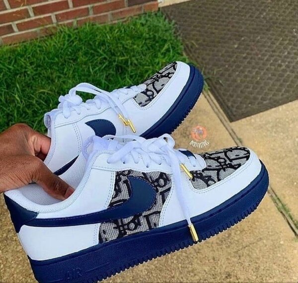 Nike Sneaker
