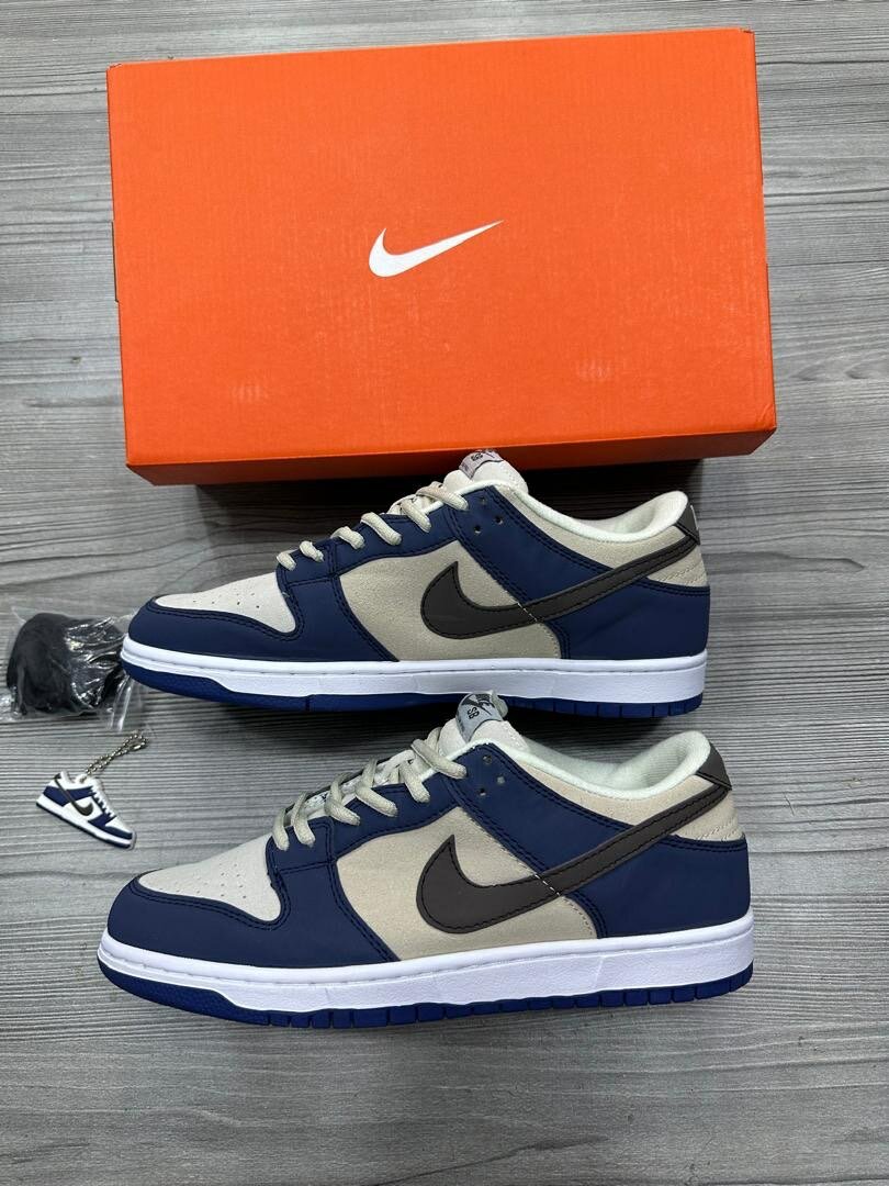 NIKE SB CLASSIC