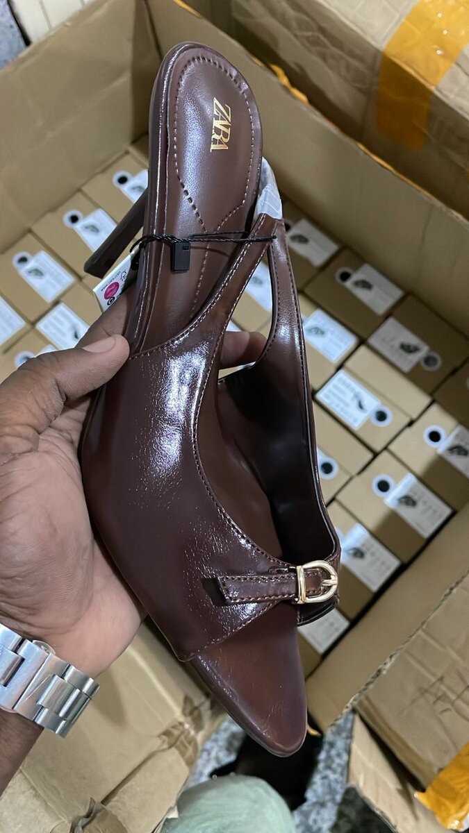 Mules élégantes à strass et boucles