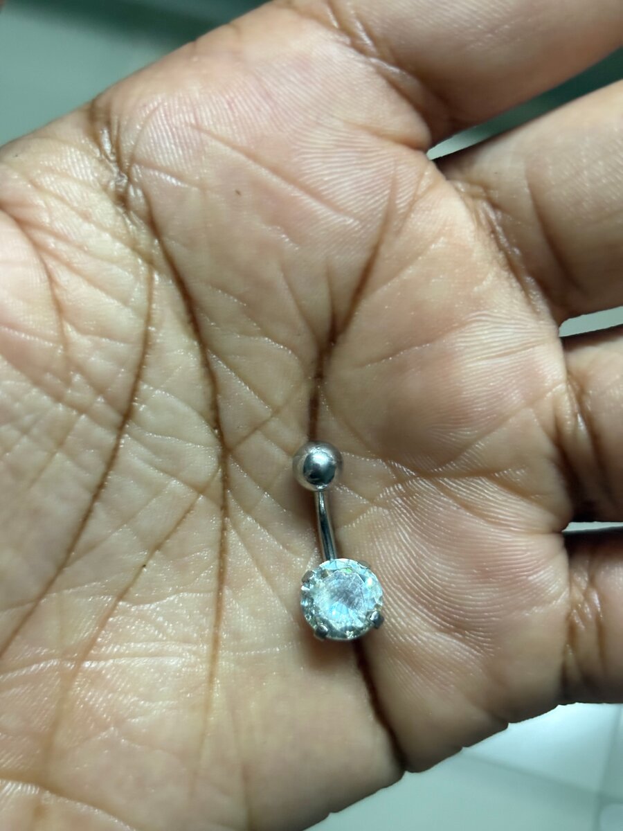 Piercing nombril bijou diamant