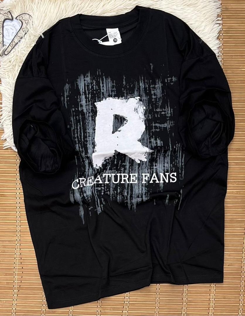 T-shirt noire graphique