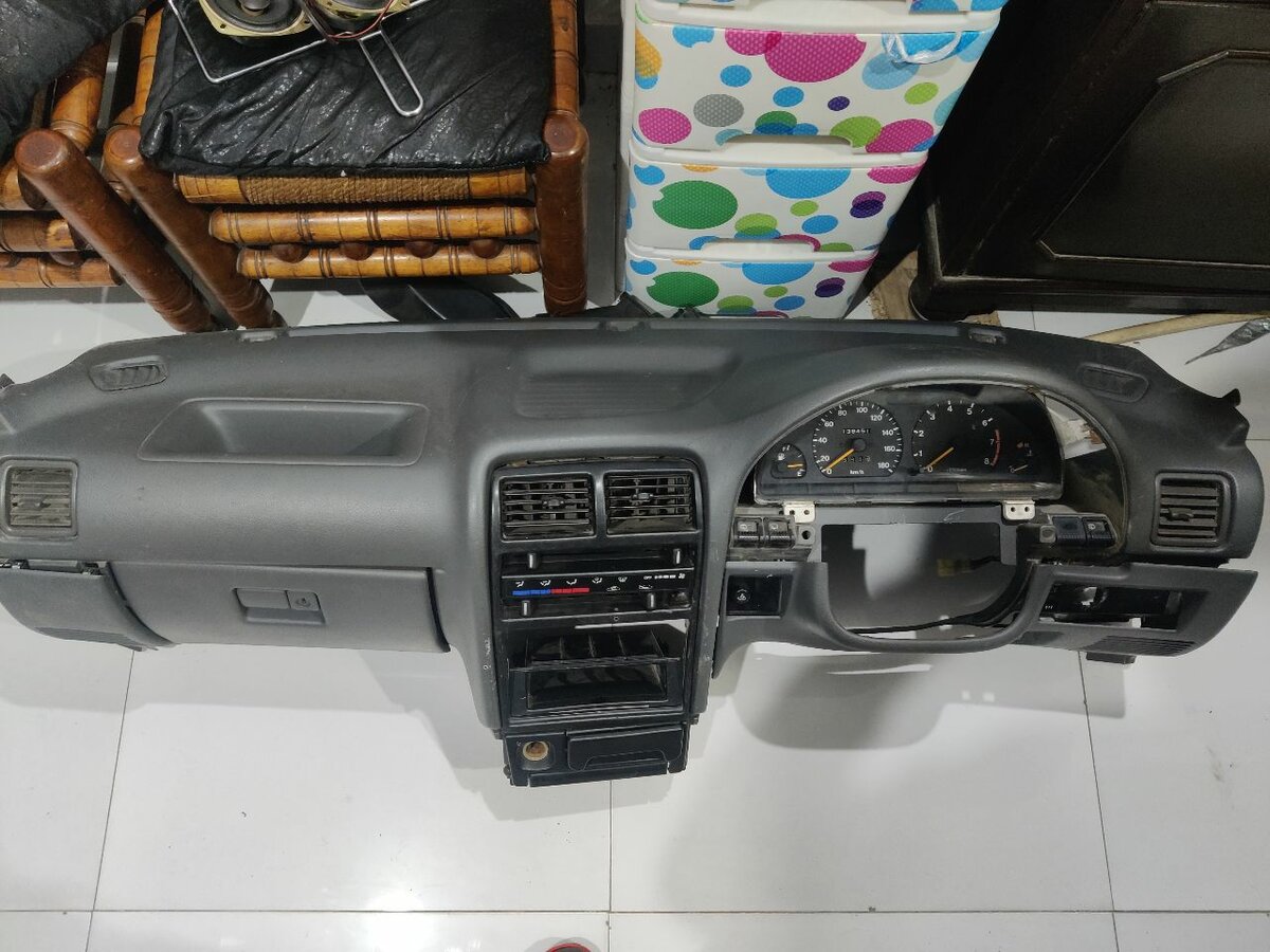 Cultus UK model dashboard, console and speedometer