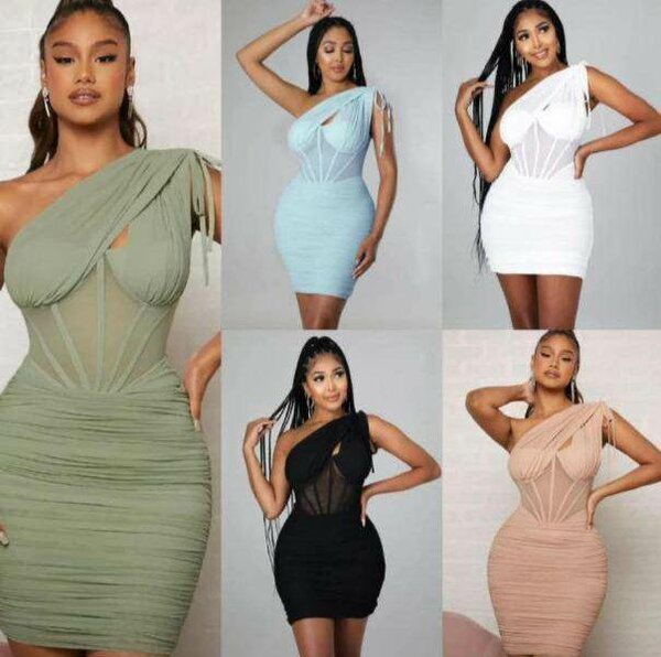 Robe de soirée asymétrique