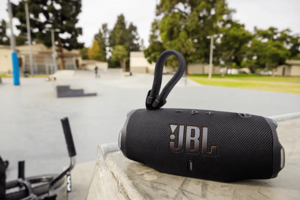 JBL Charge 6 Bluetooth Speaker
