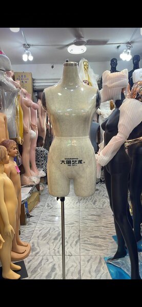 Men and women pinable mannequin available