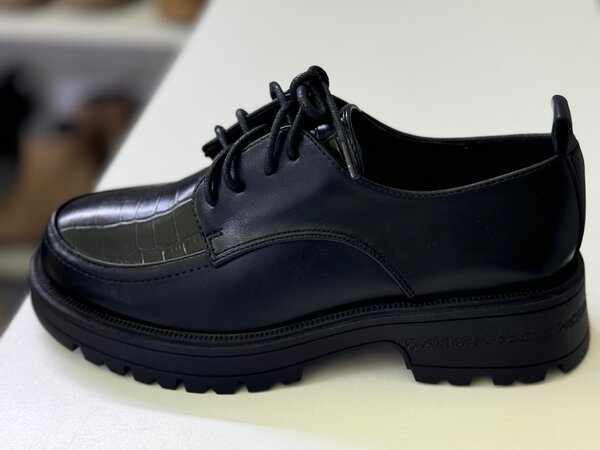 ботинки, кроссовки