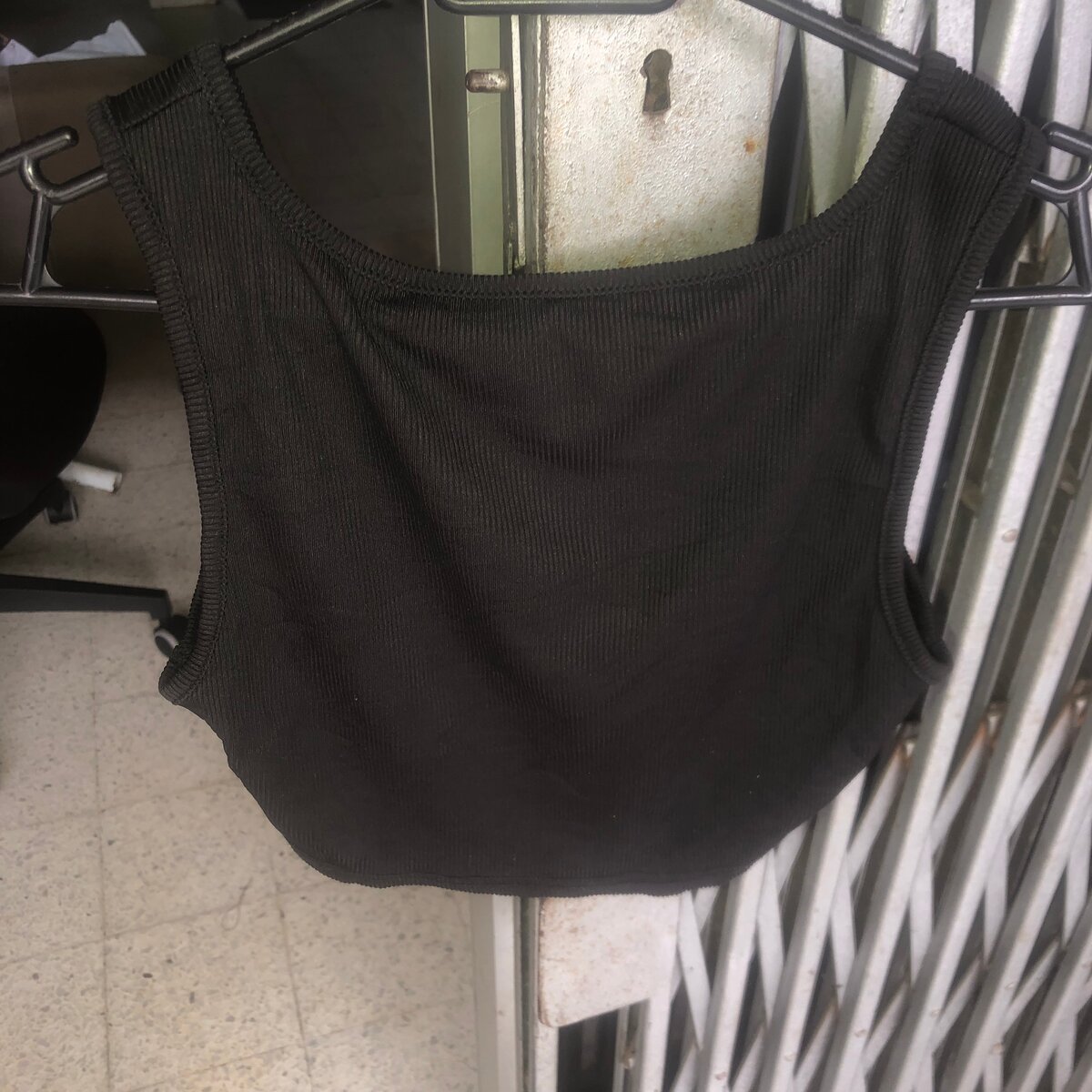 Top court noir fripe