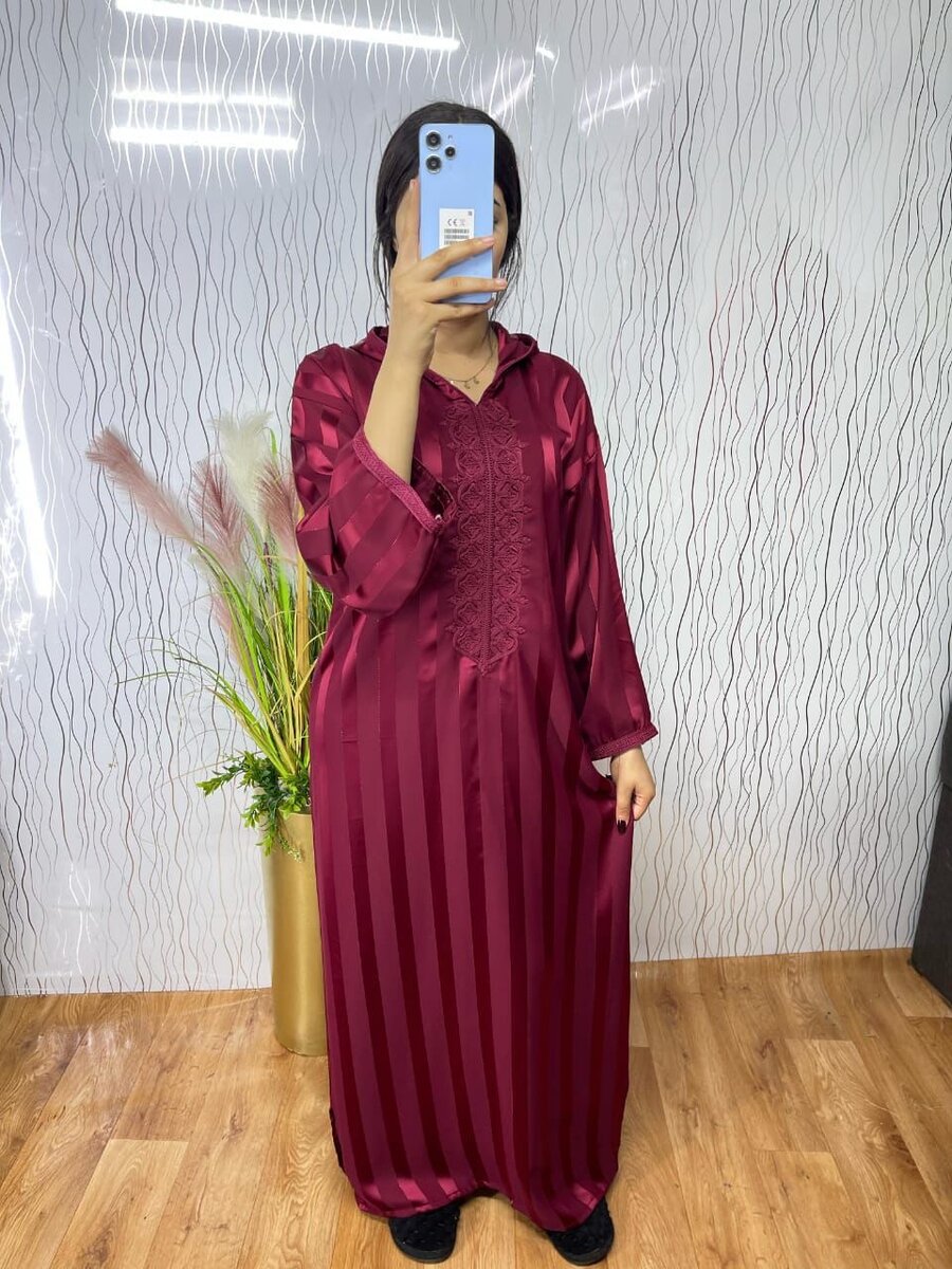 Abaya élégante longue rayée