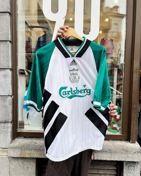 LIVERPOOL RETRO JERSEY