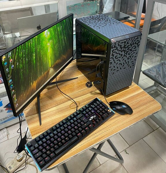PC de Bureau Lenovo Puissant
