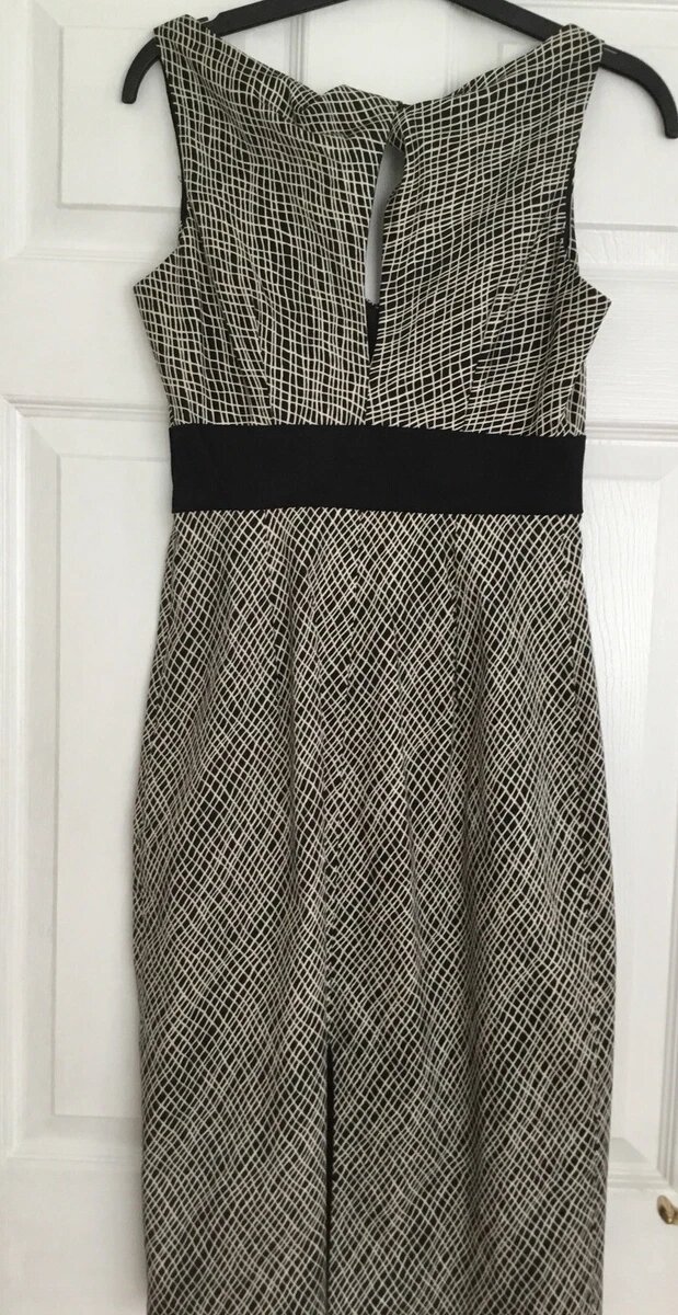 Robe élégante sans manches