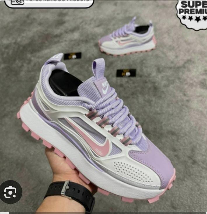 Baskets Nike modernes