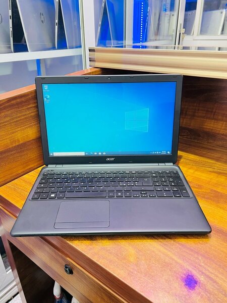 ACER ASPIRE E1-522