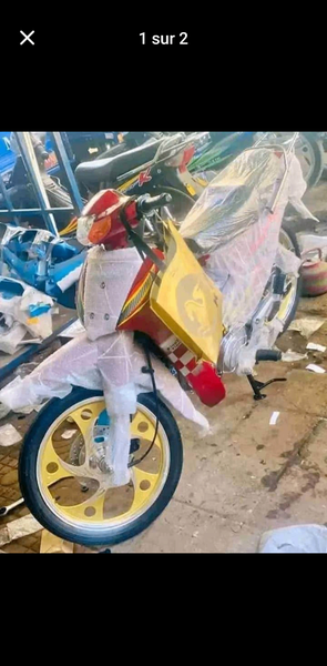 Motos sportives colorées