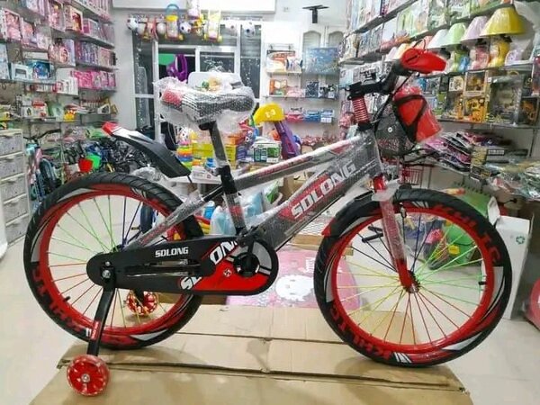 Vélo enfant avec stabilisateurs