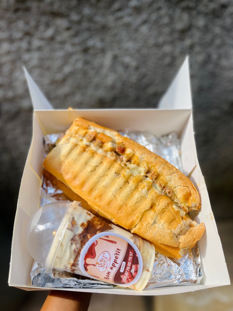 Panini gourmand avec dessert