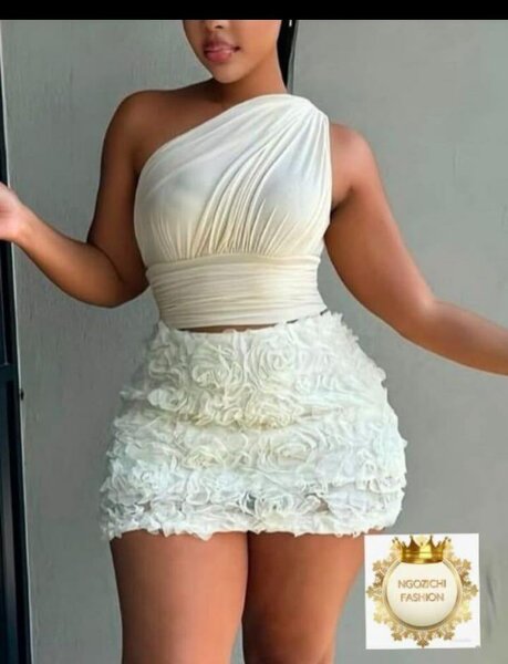 Robe Épaule Nue Élégante