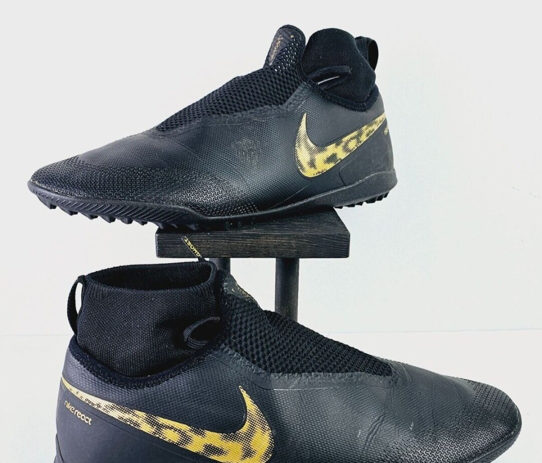 Nike phantoms black and gold