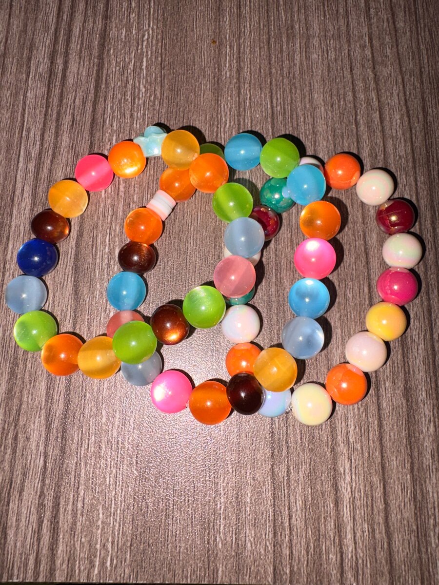 Bracelets en perles multicolores