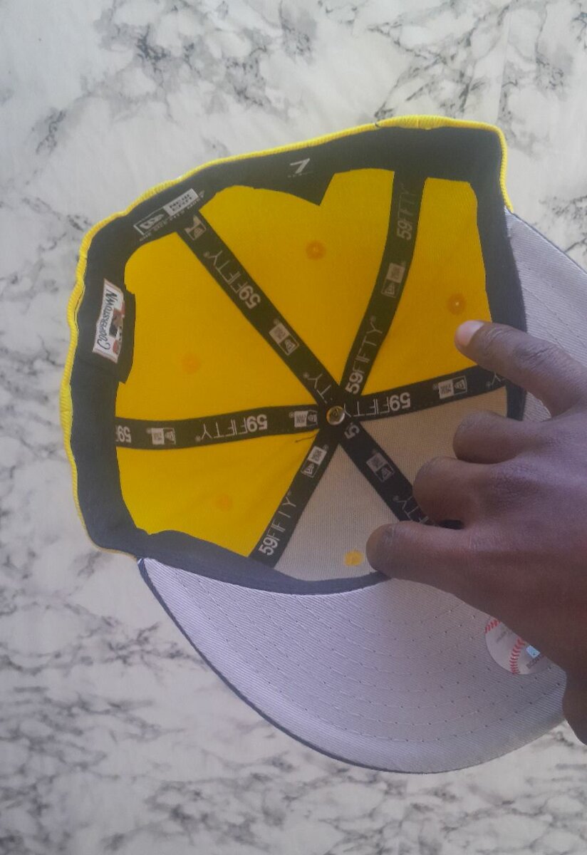 Casquette ajustée jaune vif
