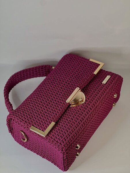 Sac à main tricoté rouge