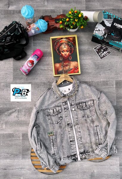 Veste en jean grise élégante