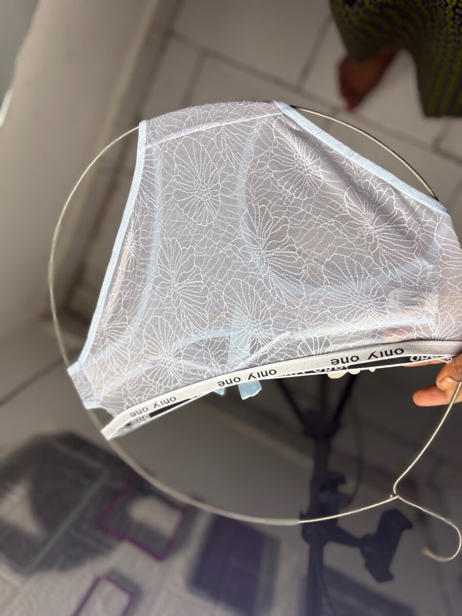 Culotte en dentelle florale