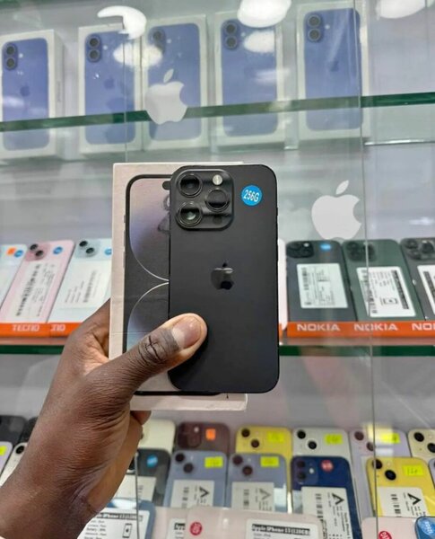 iPhone 12 Pro 256 Go Noir