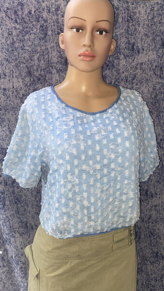 Blouse bleue texturée