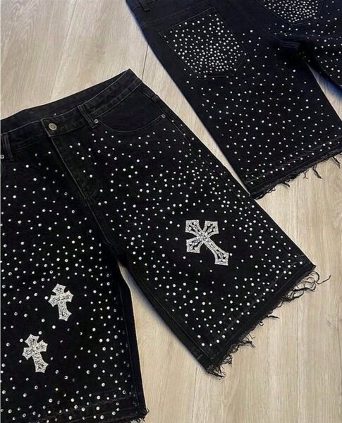 Shorts en jean avec motifs croix