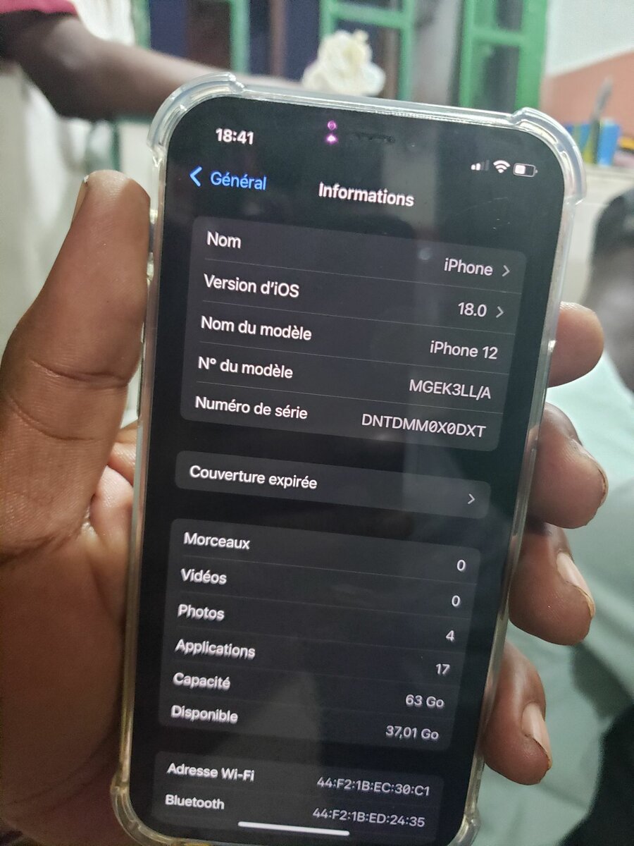 Iphone 12 simple propre