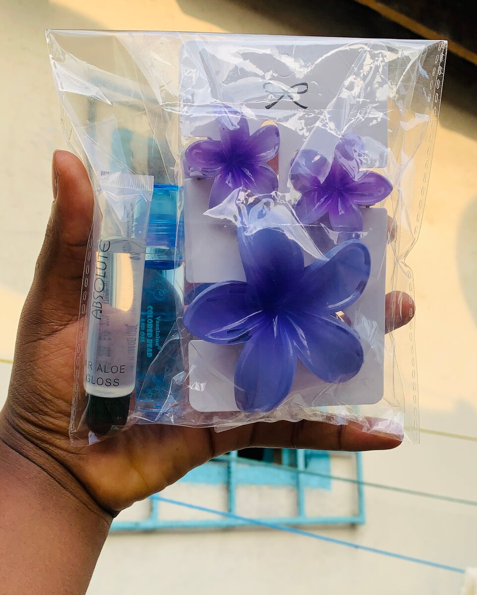 Ensemble pince Fleurs et Gloss