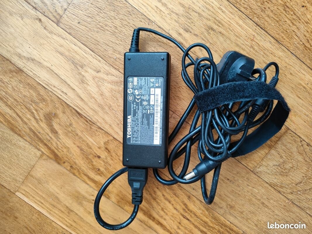 Chargeur portable Toshiba 65W
