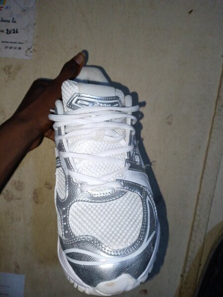 Chaussures de sport blanches